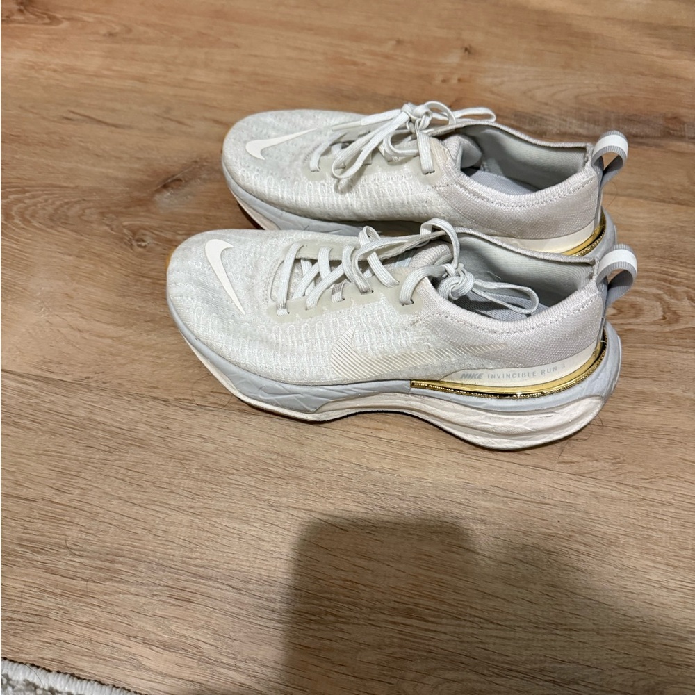 Nike Invincible Sneakers - Picture 2 of 10